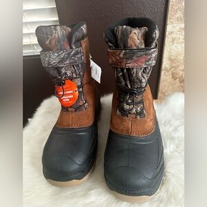 New Ozark Trail Camo Men’s Snow Boot With 3M Thinsulate. size 9. Waterproof!